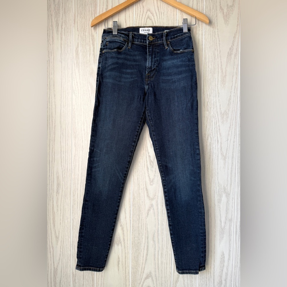 FRAME “Le High Skinny” High-Rise Dark Wash Jeans